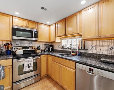830 Lombard Street - Photo Thumbnail 8