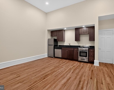2008 Spruce Street - Photo Thumbnail 3