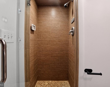 2008 Spruce Street - Photo Thumbnail 12