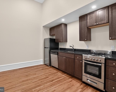 2008 Spruce Street - Photo Thumbnail 5