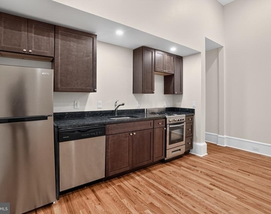 2008 Spruce Street - Photo Thumbnail 6