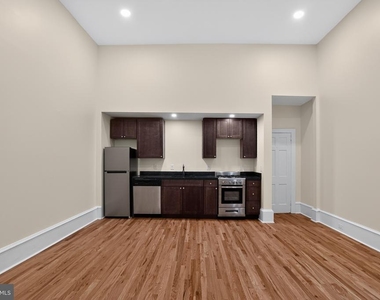 2008 Spruce Street - Photo Thumbnail 9