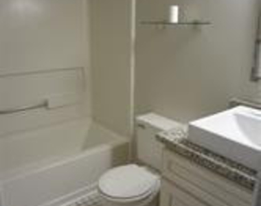 7105 Kearny Avenue - Photo Thumbnail 12