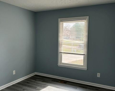 301 Rail Fence Court - Photo Thumbnail 3