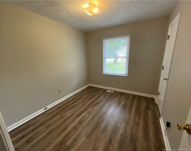 929 Kennesaw Drive - Photo Thumbnail 6