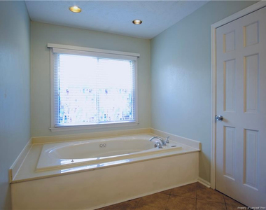 1987 Penrose Drive - Photo Thumbnail 17