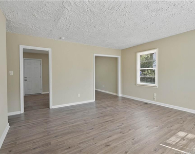709 Shambrey Street - Photo Thumbnail 7