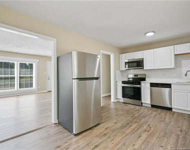 709 Shambrey Street - Photo Thumbnail 10