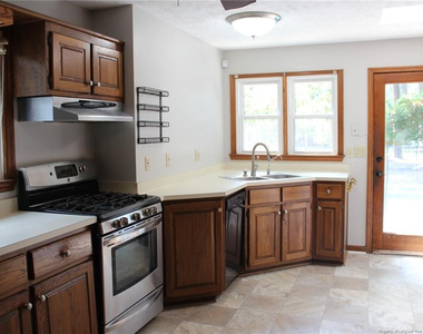 236 Pinecrest Drive - Photo Thumbnail 15