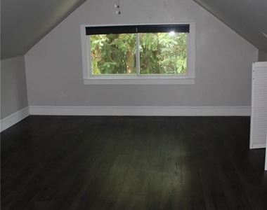 236 Pinecrest Drive - Photo Thumbnail 31