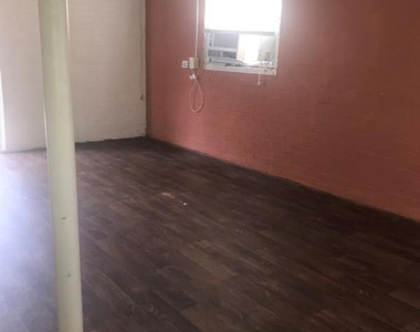 3211 Tallywood Drive - Photo Thumbnail 3