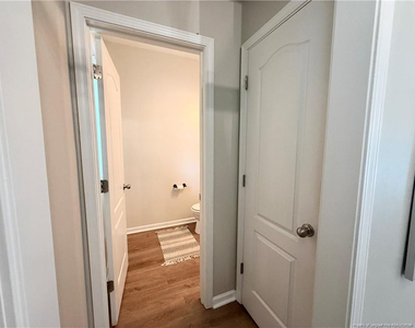 239 Boswell Street - Photo Thumbnail 9