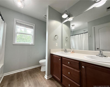 239 Boswell Street - Photo Thumbnail 21