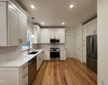 1612 Farmington Grove Drive - Photo Thumbnail 7