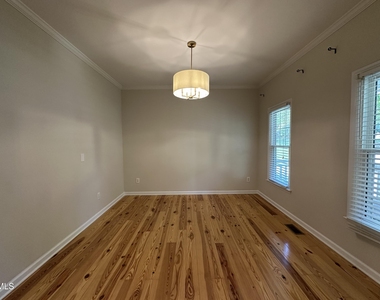 1612 Farmington Grove Drive - Photo Thumbnail 5