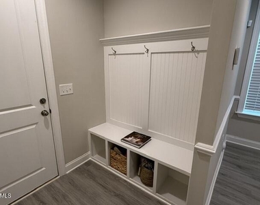 943 Haybeck Lane - Photo Thumbnail 4