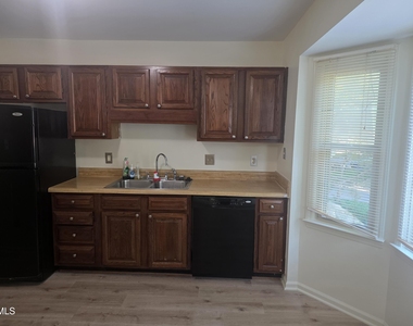 6550 Thetford Court - Photo Thumbnail 11
