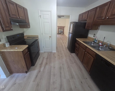 6550 Thetford Court - Photo Thumbnail 12