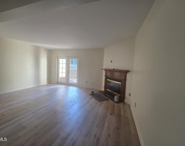 6550 Thetford Court - Photo Thumbnail 3