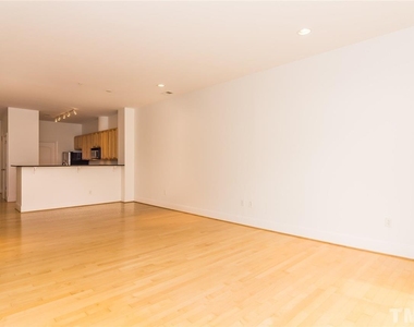 317 W Morgan Street - Photo Thumbnail 4