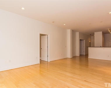 317 W Morgan Street - Photo Thumbnail 3