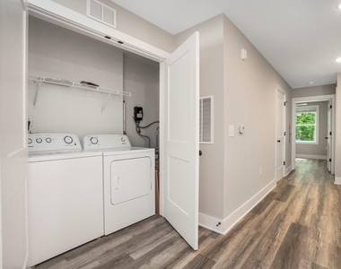 303 Linwood Street - Photo Thumbnail 8