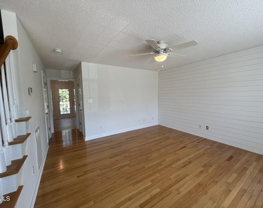 1722 Stroll Circle - Photo Thumbnail 8