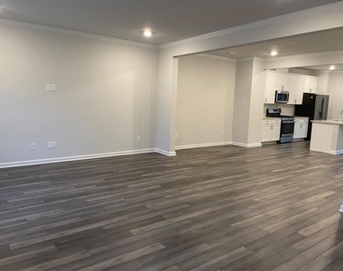 6417 Mentor Place - Photo Thumbnail 2