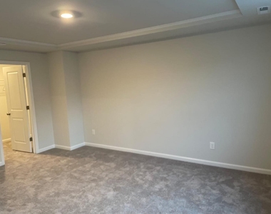 6417 Mentor Place - Photo Thumbnail 10