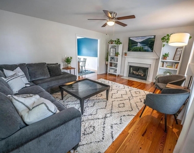 4312 Dyer Court - Photo Thumbnail 5