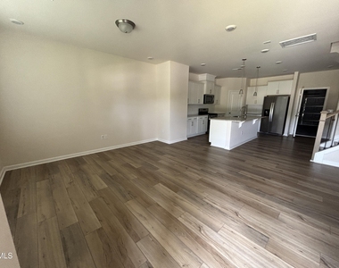 268 Abbots Ml Drive - Photo Thumbnail 8
