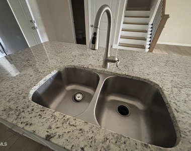 268 Abbots Ml Drive - Photo Thumbnail 11