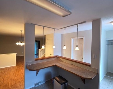 106 Sycamore Court - Photo Thumbnail 8