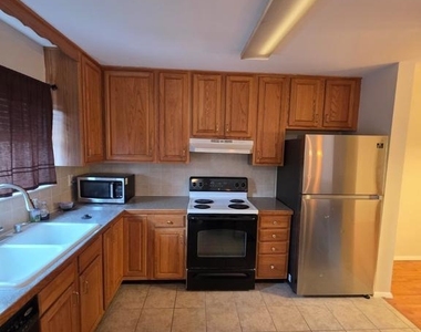 106 Sycamore Court - Photo Thumbnail 3