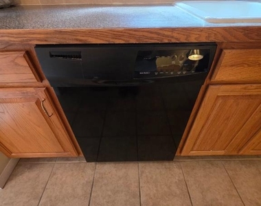 106 Sycamore Court - Photo Thumbnail 4
