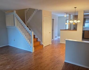 106 Sycamore Court - Photo Thumbnail 10