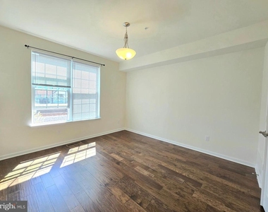 1045 Chapman Circle - Photo Thumbnail 3