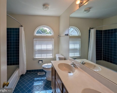 7102 Union Court - Photo Thumbnail 16
