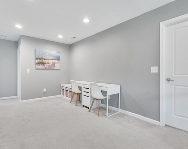 899 Legacy Falls Drive S - Photo Thumbnail 15