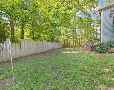 4616 Thendara Way - Photo Thumbnail 31