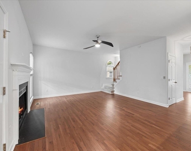 4616 Thendara Way - Photo Thumbnail 11