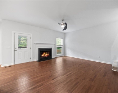 4616 Thendara Way - Photo Thumbnail 12