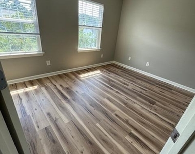 613 Hanson Road - Photo Thumbnail 14