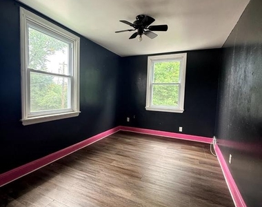 252 W 21st Street - Photo Thumbnail 7