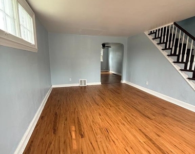 252 W 21st Street - Photo Thumbnail 2