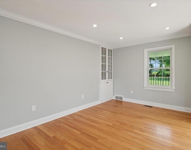 432 Webb Road - Photo Thumbnail 6
