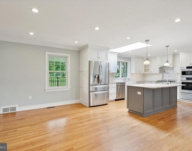 432 Webb Road - Photo Thumbnail 7