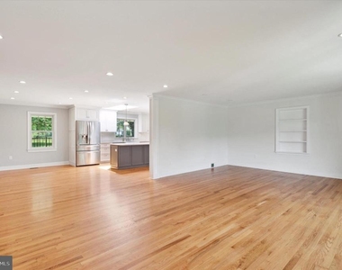 432 Webb Road - Photo Thumbnail 5