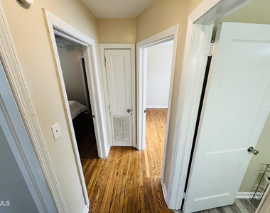 1700 Roslyn - Photo Thumbnail 7