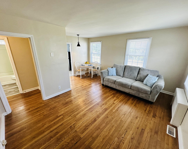 1700 Roslyn - Photo Thumbnail 1